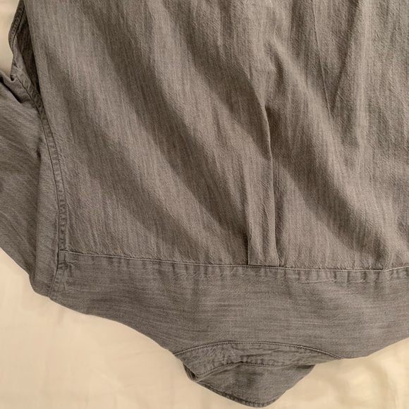 Everlane Men’s Grey Denim Button Down - Picture 3 of 5